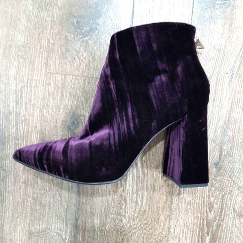 LA CANADIENNE Purple Velvet Boots Size 38.5